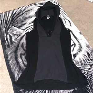 Sleeveless hooded sweater